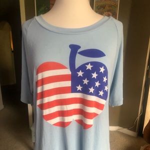 Wildfox Big Apple Top 🇺🇸